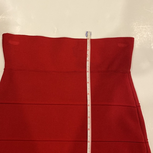 BCBG MAX AZRIA BANDAGE SKIRT IN RED - Picture 10 of 14